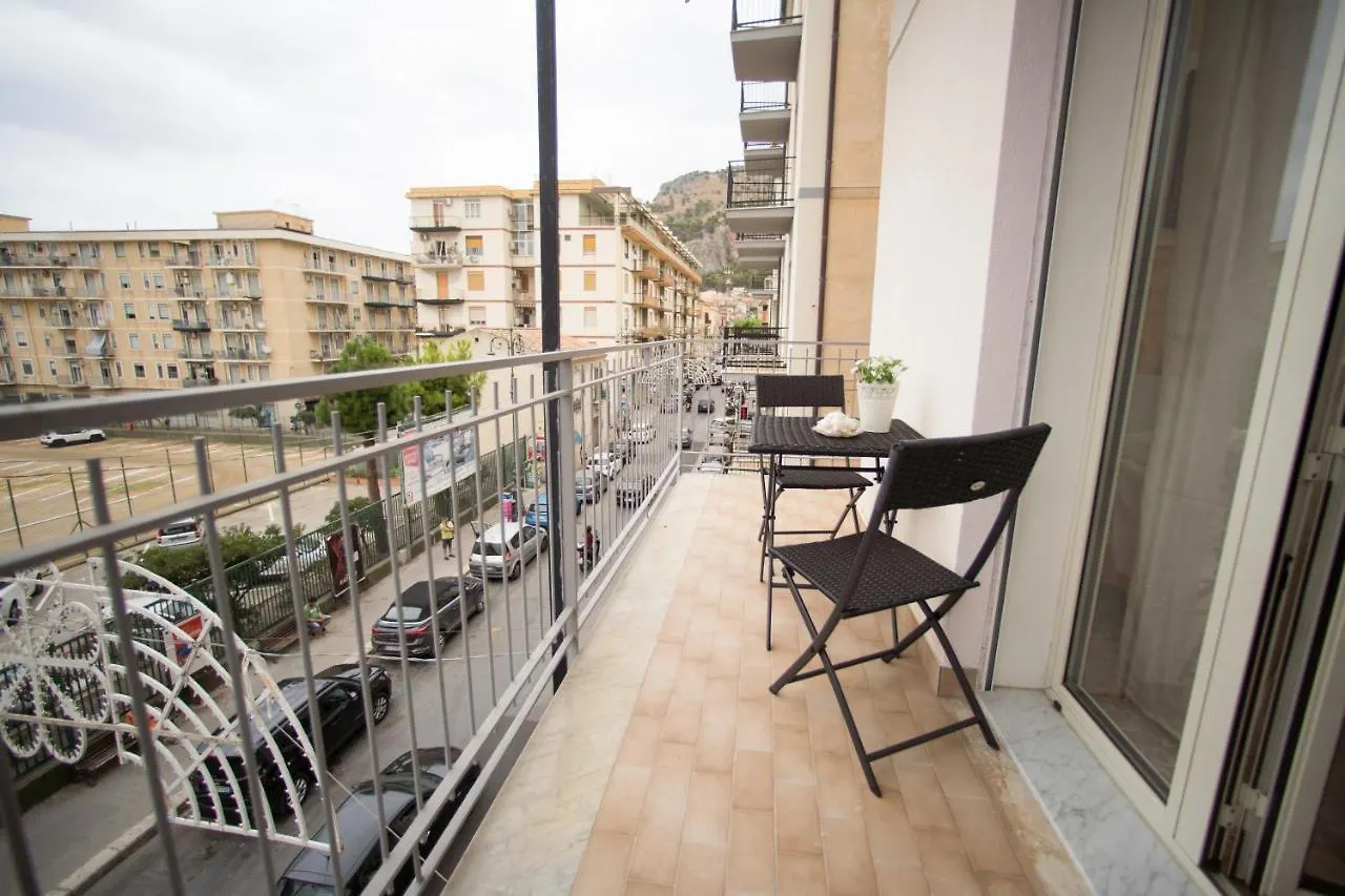 Suite Roma Cefalù 0*,