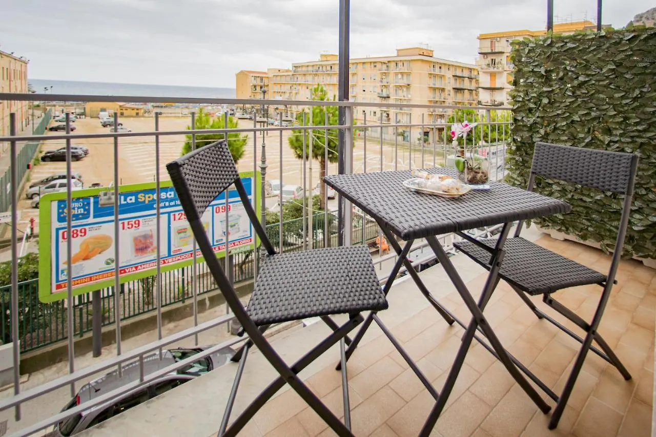 Suite Roma Cefalù 0*,